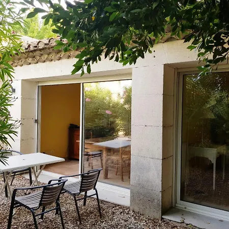 Bed & Breakfast Mas Des Figues - Mas Xviiie - Tres Calme - Certifie Biologique Frbio10- Piscine Roseraie - Cuisine Maison Brunch Paysan Mediterraneen Potager Huile D'Olive Bio - Agritourisme - Alpilles Saint Remy De Provence - Ouvert Du 01E Mai Au 30 Septembre - Saint-Rémy-de-Provence