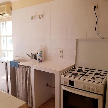 Bed & Breakfast Mas Des Figues - Mas Xviiie - Tres Calme - Certifie Biologique Frbio10- Piscine Roseraie - Cuisine Maison Brunch Paysan Mediterraneen Potager Huile D'Olive Bio - Agritourisme - Alpilles Saint Remy De Provence - Ouvert Du 01E Mai Au 30 Septembre - 4*